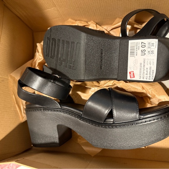 NEW FitFlop Pilar Crossover Black Leather Ankle Strap Platform Sandal Sz 7 Eu 38 - Picture 5 of 6